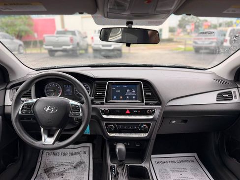 Used 2018 Hyundai Sonata SE FWD image 17