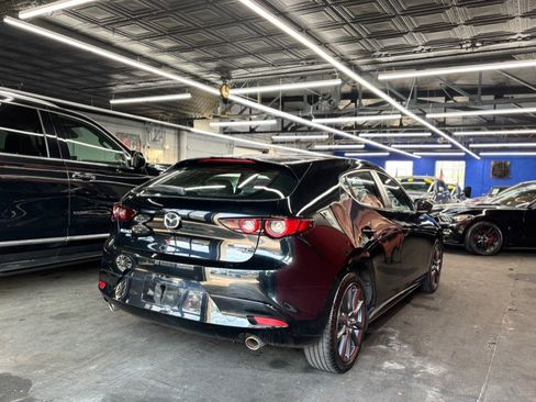 Used 2021 MAZDA MAZDA3 s image 6