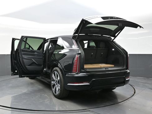 New 2025 Cadillac Escalade IQ Luxury 1 image 28