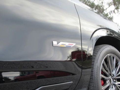 Used 2024 Cadillac Escalade ESV V w/ Heavy-Duty Trailer Package image 11