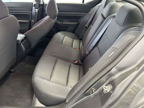 Used 2025 Nissan Altima 2.5 SV FWD image 13