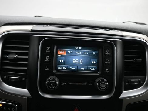 Used 2018 RAM 1500 Classic SLT AWD/4WD image 17