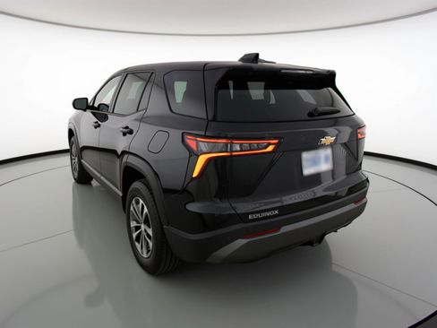 Used 2025 Chevrolet Equinox LT FWD image 6