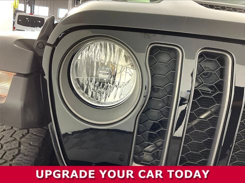 Used 2022 Jeep Gladiator Mojave AWD/4WD image 30