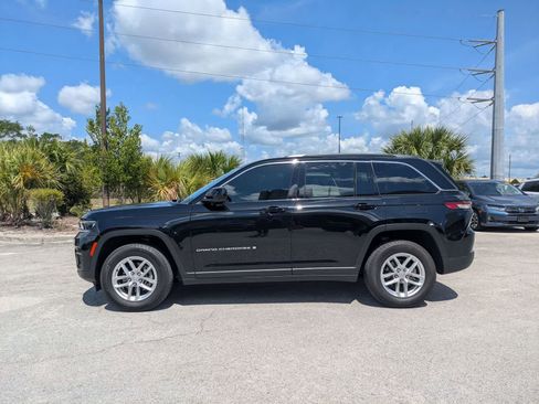 Certified 2024 Jeep Grand Cherokee Laredo X w/ Trailer Tow Package AWD/4WD image 7