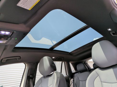 Used 2025 Volkswagen Tiguan SEL R-Line AWD/4WD image 27