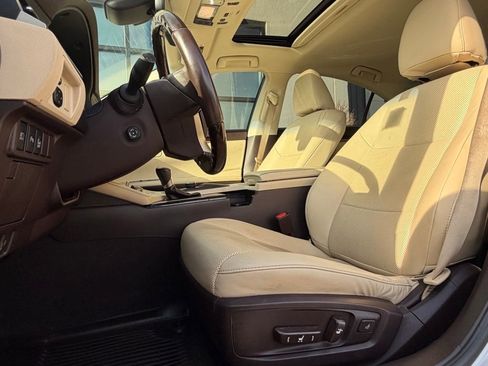 Used 2017 Lexus ES 350 w/ Premium Package image 10