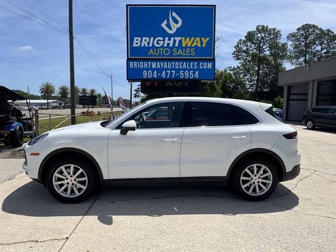 Used 2019 Porsche Cayenne AWD/4WD image 2