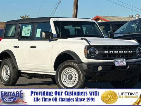 New 2025 Ford Bronco 4-Door image 2