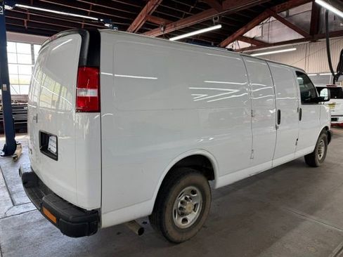 Used 2021 Chevrolet Express 3500 Extended w/ Driver Convenience Package RWD image 5