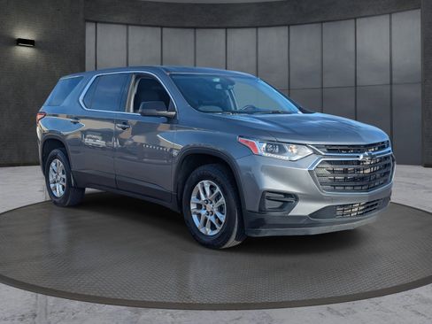 Used 2021 Chevrolet Traverse LS image 8