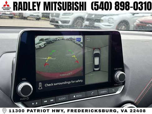 Used 2025 Nissan Sentra SR w/ SR Premium Package FWD image 9