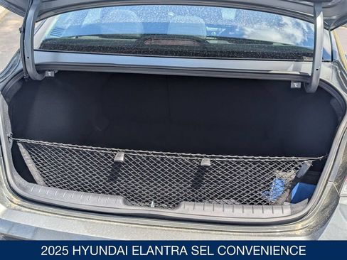 Certified 2025 Hyundai Elantra SEL FWD image 31