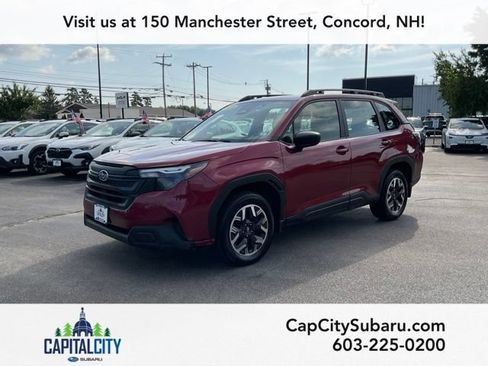 Used 2025 Subaru Forester AWD/4WD image 3