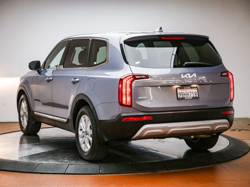 Used 2022 Kia Telluride LX AWD/4WD image 2