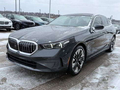 Used 2025 BMW 540i xDrive image 7