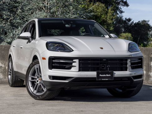 Certified 2026 Porsche Cayenne Coupe AWD/4WD image 6