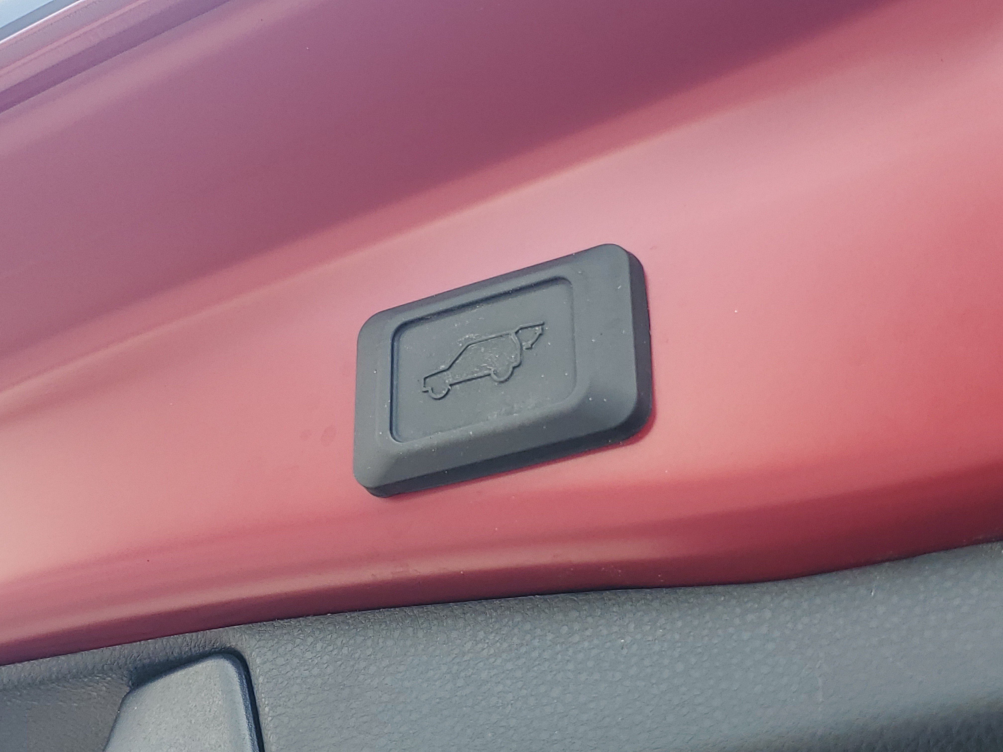 Used 2025 Toyota RAV4 XLE w/ Convenience Package FWD image 10