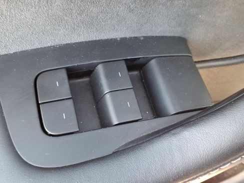 Used 2023 Tesla Model Y AWD image 19