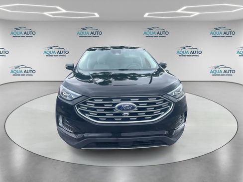 Used 2020 Ford Edge Titanium w/ Equipment Group 301A FWD image 2
