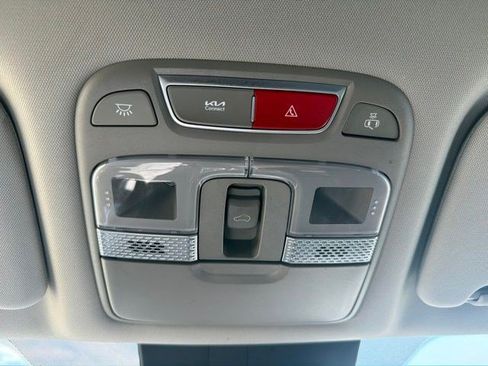 Used 2025 Kia Telluride S AWD/4WD image 36