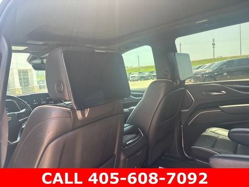 Used 2021 Cadillac Escalade ESV Sport AWD/4WD image 11