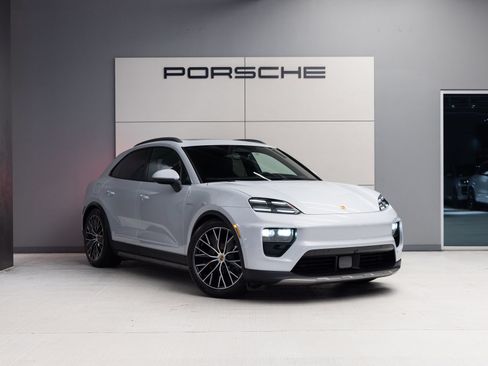 Certified 2026 Porsche Macan 4 Electric AWD/4WD image 9