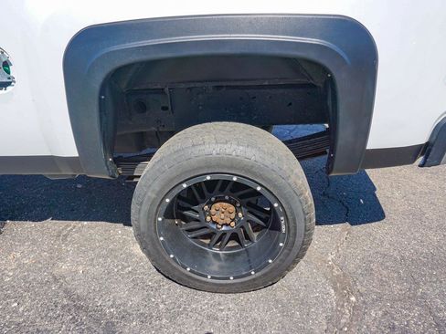 Used 2007 Chevrolet Silverado 2500 LT w/ Suspension Package, Off-Road image 31