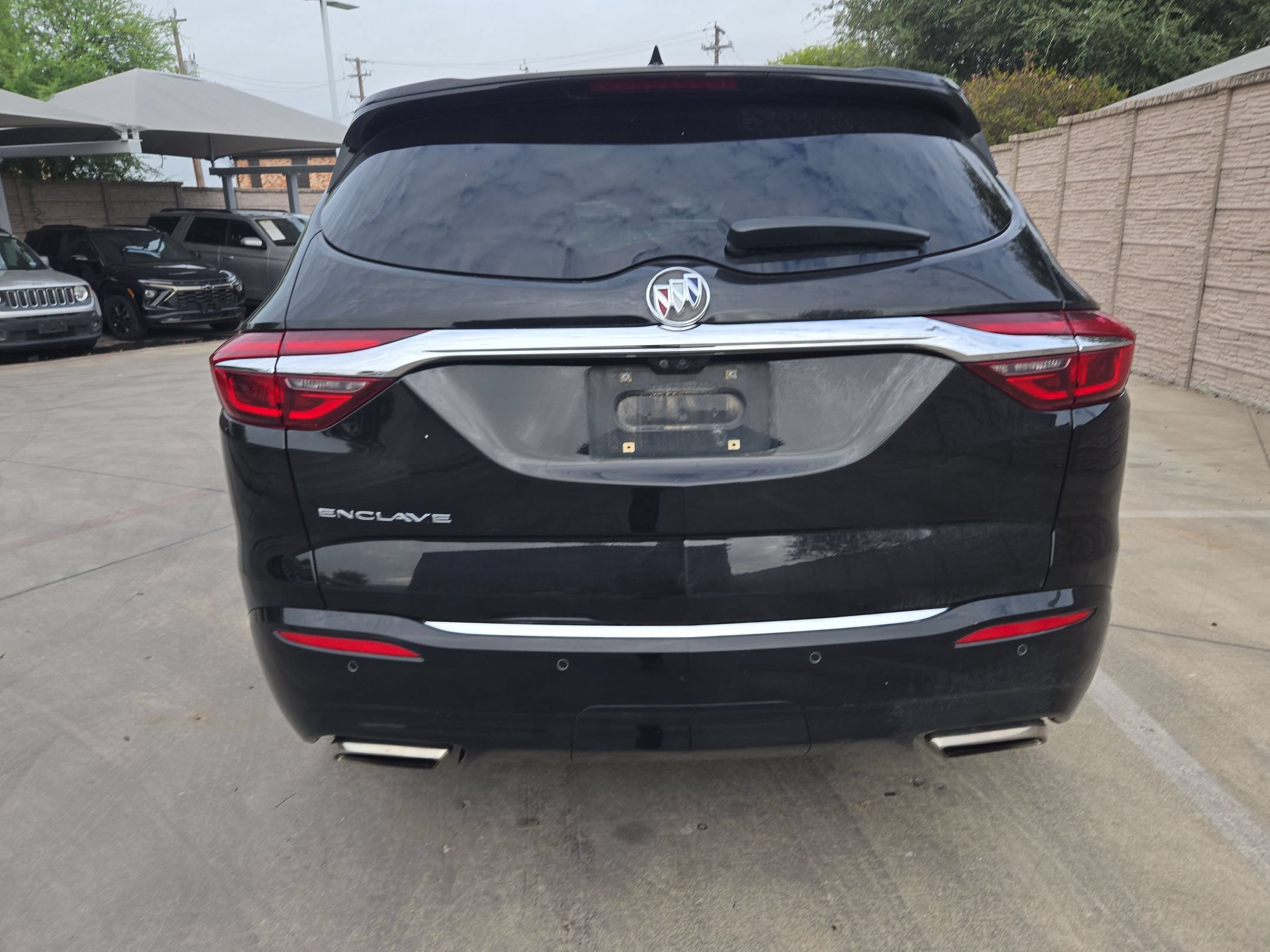 Used 2021 Buick Enclave Avenir w/ Avenir Technology Package FWD image 4