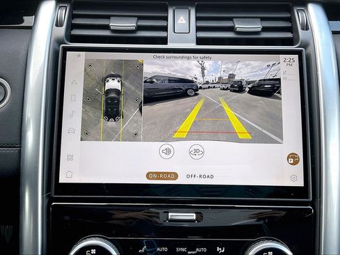 Certified 2025 Land Rover Discovery S AWD/4WD image 27