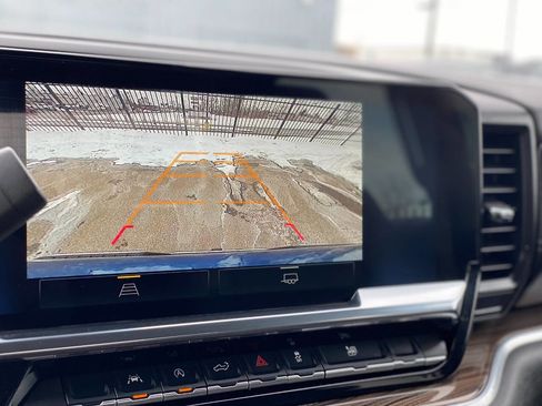 Used 2024 Chevrolet Silverado 1500 LT image 18