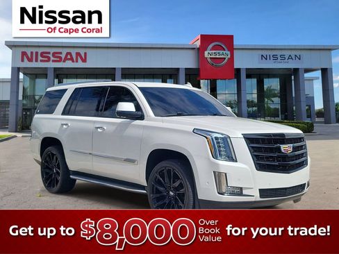 Used 2020 Cadillac Escalade Luxury RWD image 1