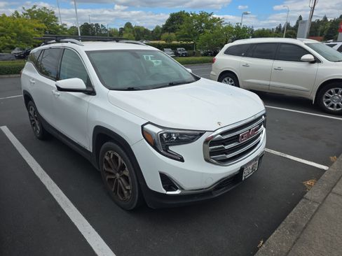 Used 2019 GMC Terrain SLT AWD/4WD image 2