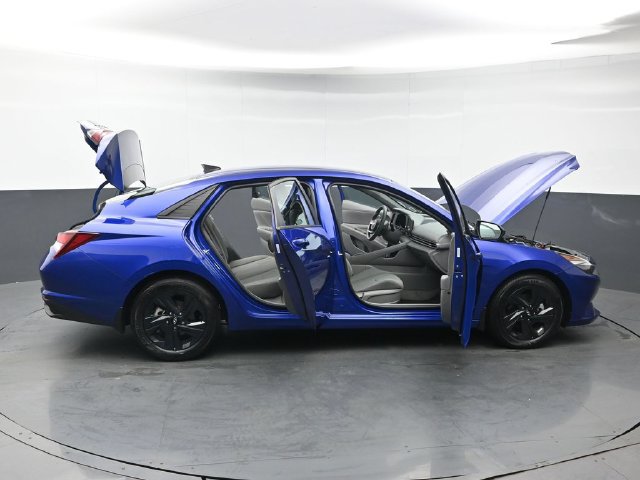 Used 2023 Hyundai Elantra SEL FWD image 45