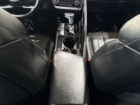 Used 2023 Hyundai Elantra Limited image 22