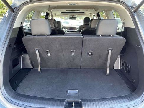 Used 2023 Kia Telluride EX w/ EX Captain's Chair Package FWD image 10