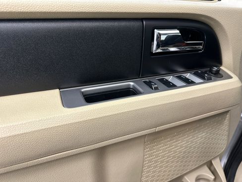 Used 2015 Ford Expedition XL image 31