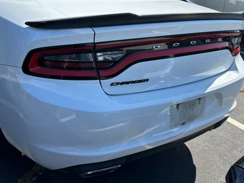 Used 2017 Dodge Charger SE w/ Blacktop Package RWD image 15