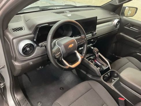 Used 2023 Chevrolet Colorado LT w/ LT Convenience Package II image 2