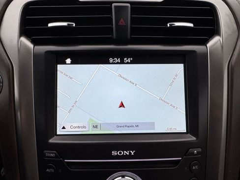 Used 2017 Ford Fusion Platinum image 25