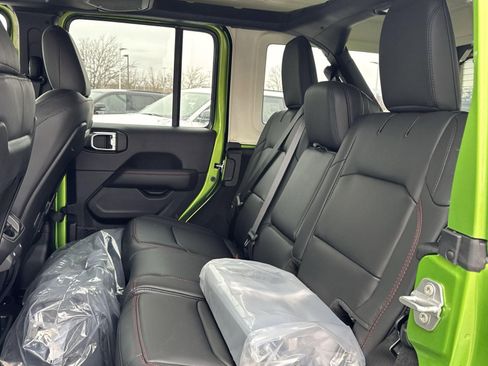 New 2025 Jeep Wrangler Unlimited Rubicon w/ Steel Bumper Group image 31