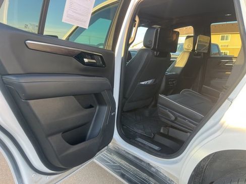 Used 2025 Chevrolet Tahoe Premier image 16