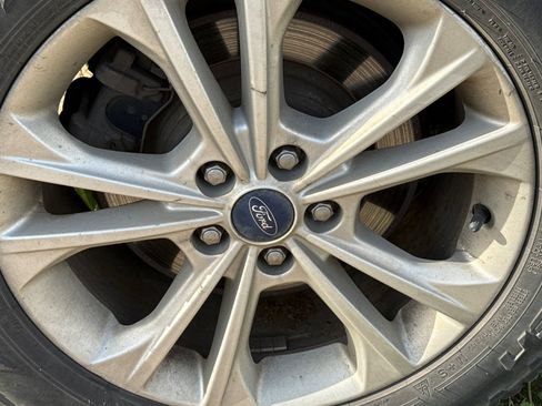 Used 2017 Ford Escape SE AWD/4WD image 3