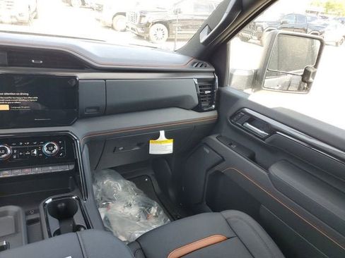 New 2026 GMC Sierra 2500 AT4 w/ AT4 Premium Plus Package AWD/4WD image 16