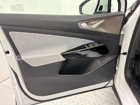 Used 2023 Volkswagen ID.4 2WD image 23