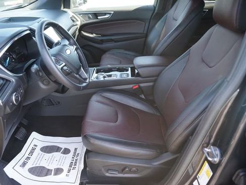 Used 2020 Ford Edge Titanium w/ Equipment Group 301A FWD image 9