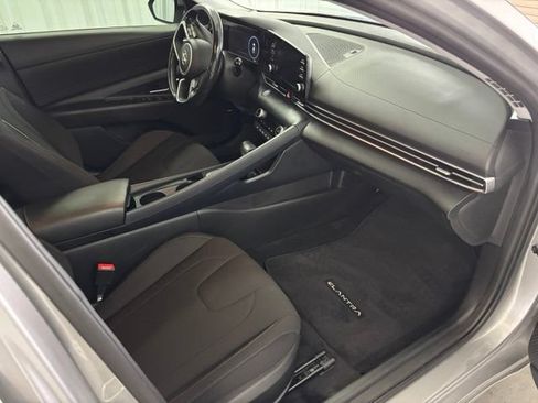 Used 2021 Hyundai Elantra SEL w/ Convenience + Premium Package FWD image 27