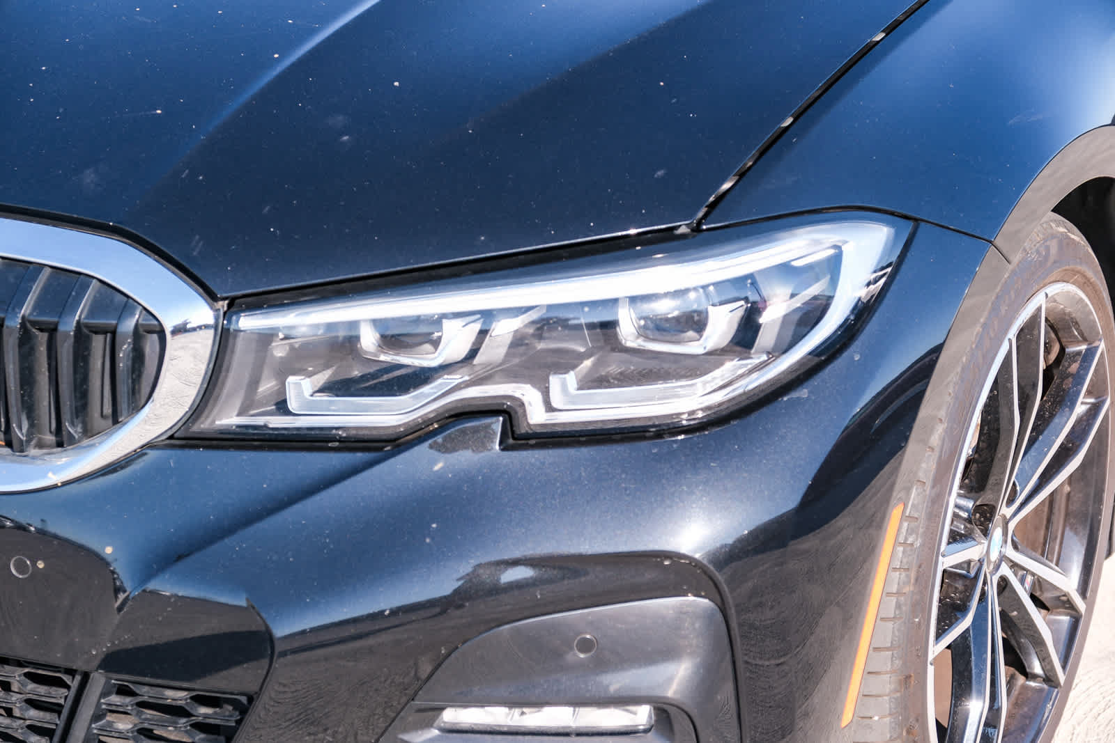 Used 2019 BMW 330i Sedan w/ M Sport Package RWD image 12