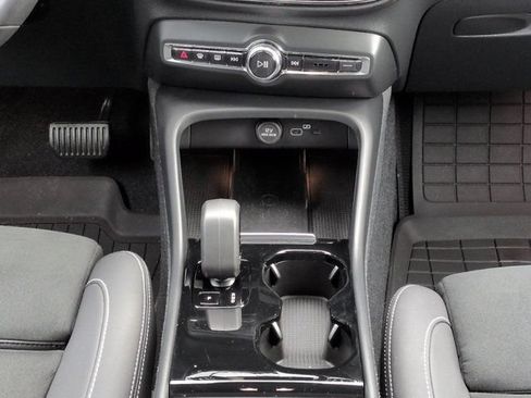 Used 2024 Volvo XC40 Recharge Plus w/ Protection Package Premier RWD image 18
