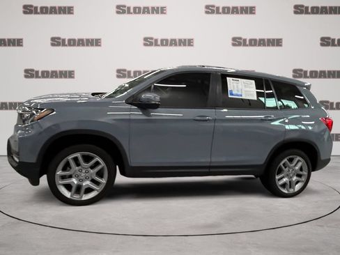 Used 2025 Honda Passport EX-L image 2